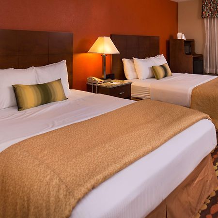 Best Western Ambassador Inn & Suites Wisconsin Dells Extérieur photo