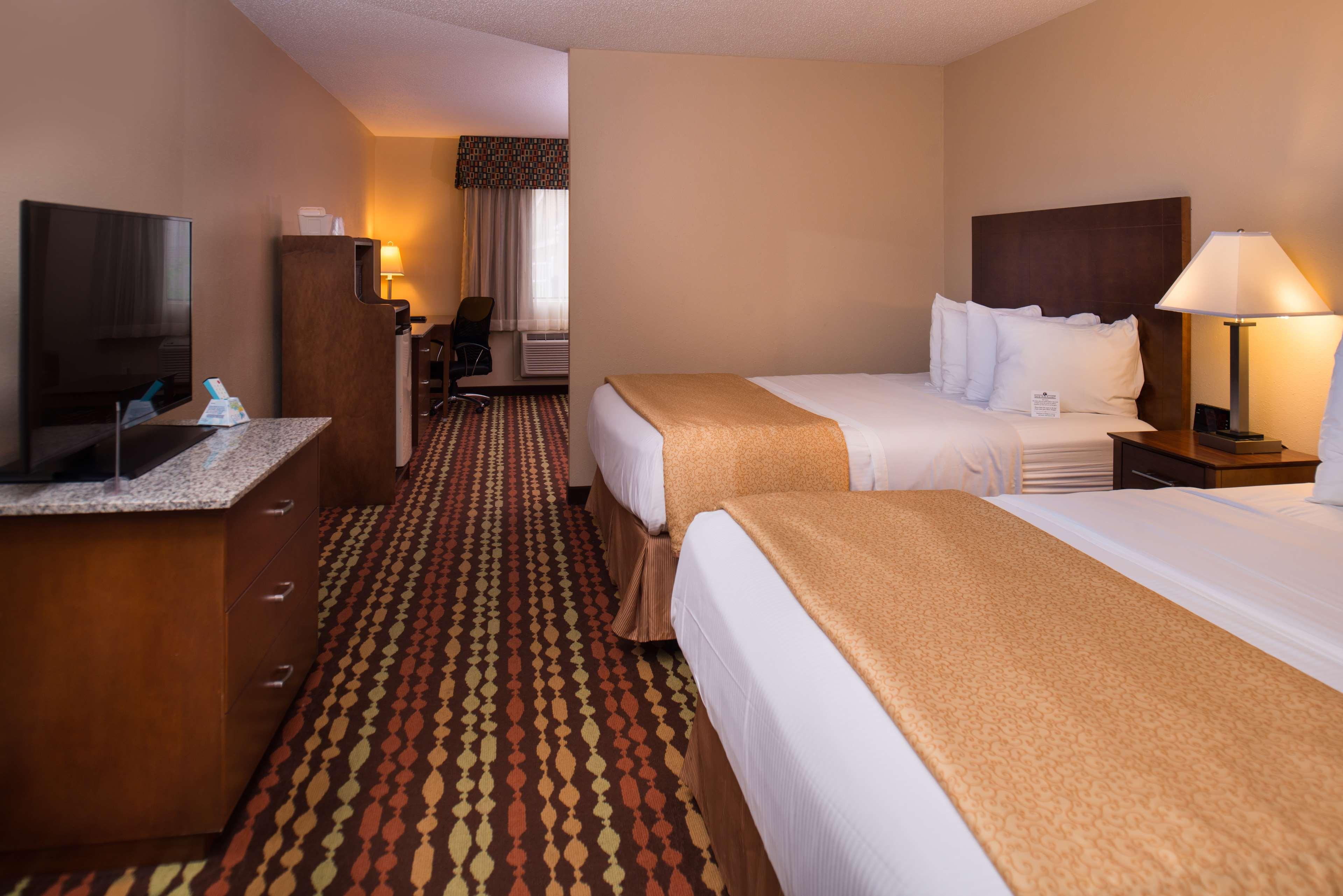 Best Western Ambassador Inn & Suites Wisconsin Dells Extérieur photo
