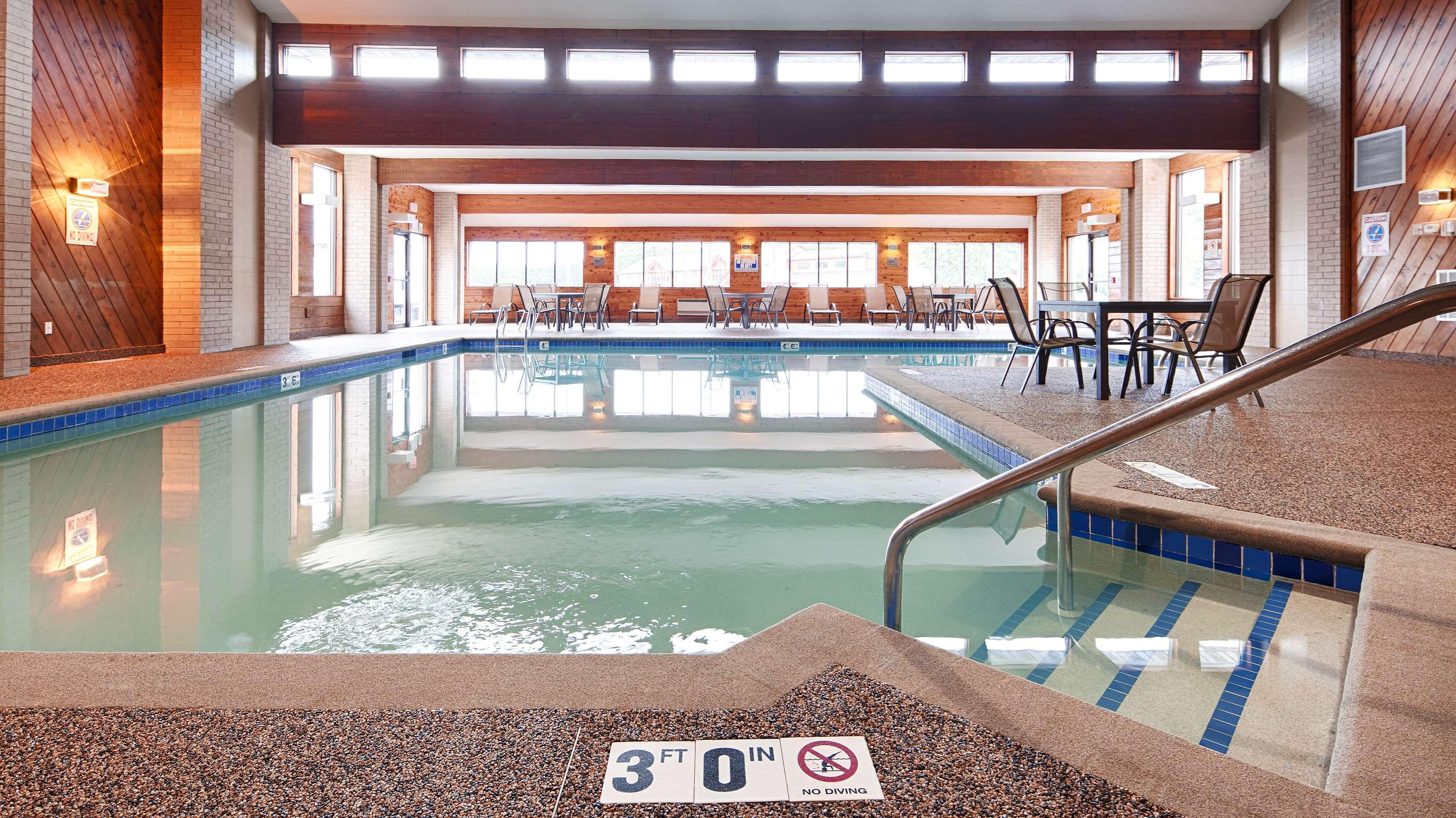 Best Western Ambassador Inn & Suites Wisconsin Dells Extérieur photo