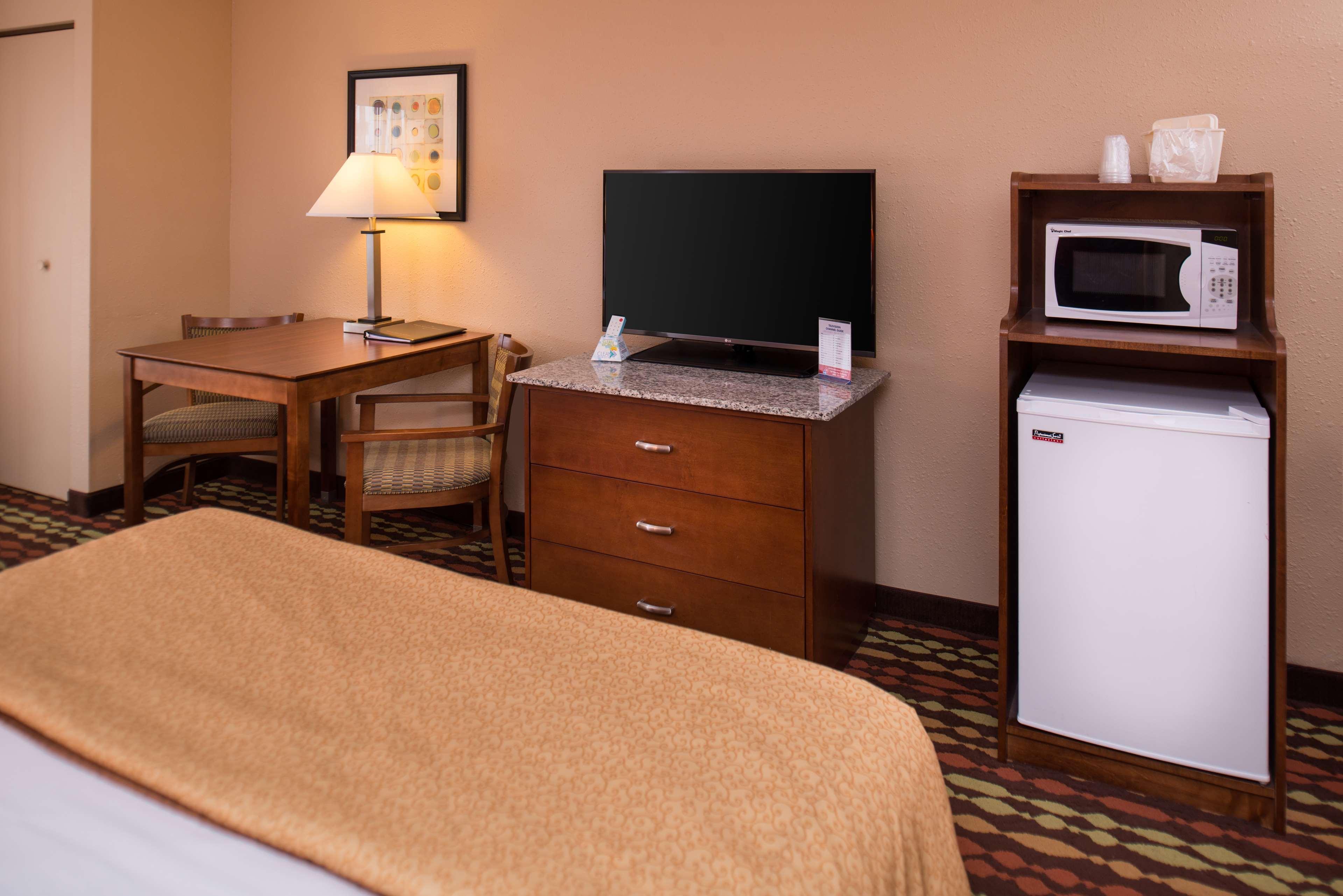 Best Western Ambassador Inn & Suites Wisconsin Dells Extérieur photo
