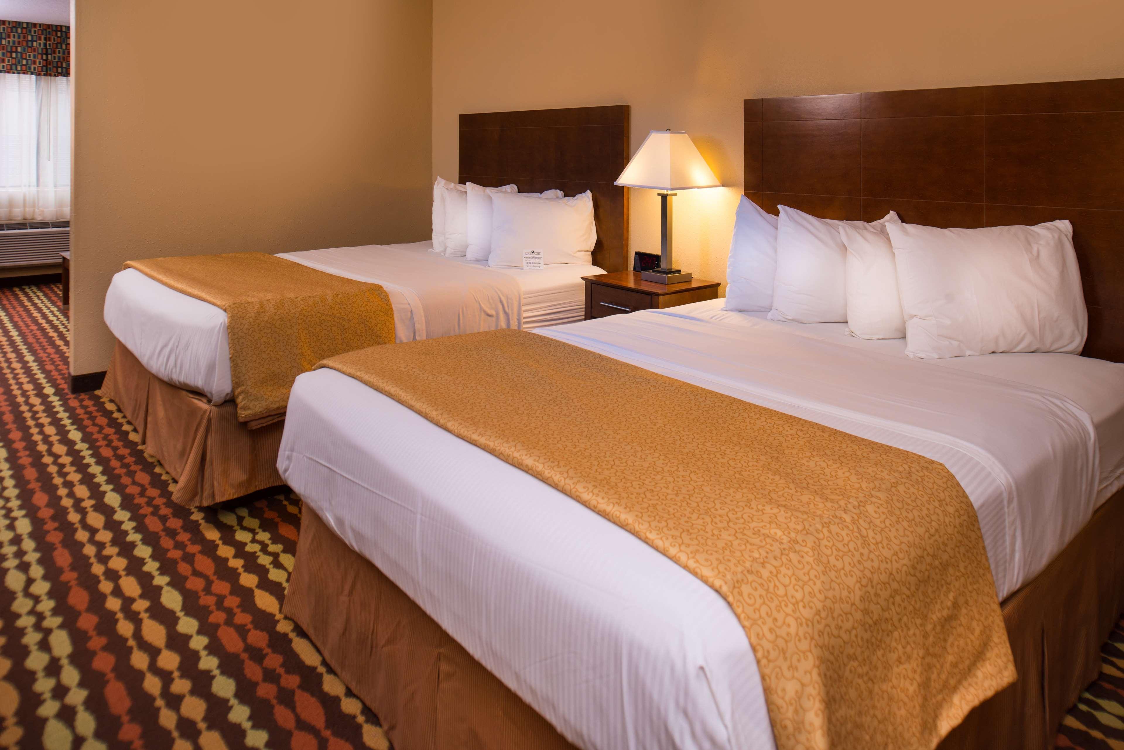 Best Western Ambassador Inn & Suites Wisconsin Dells Extérieur photo