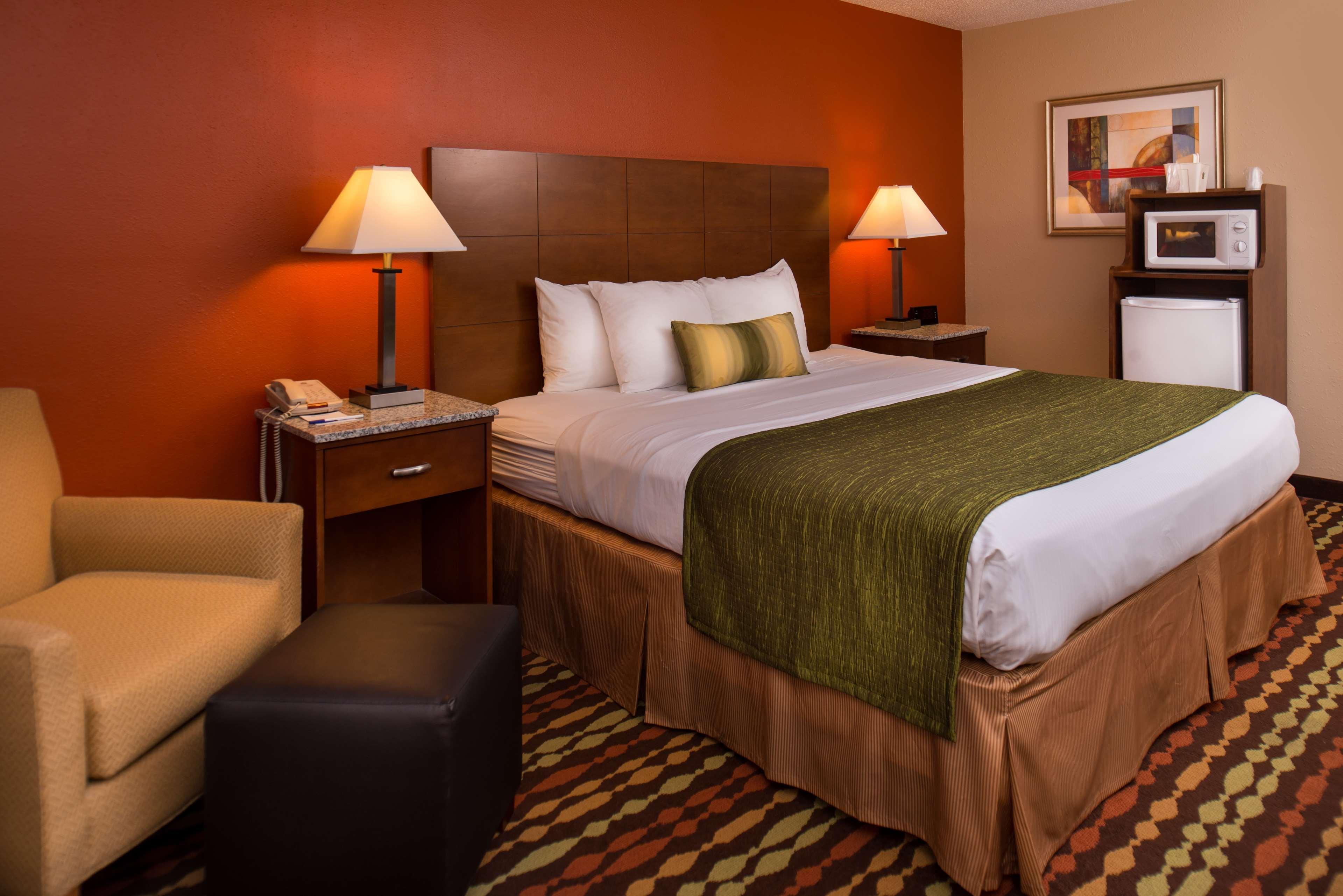 Best Western Ambassador Inn & Suites Wisconsin Dells Extérieur photo