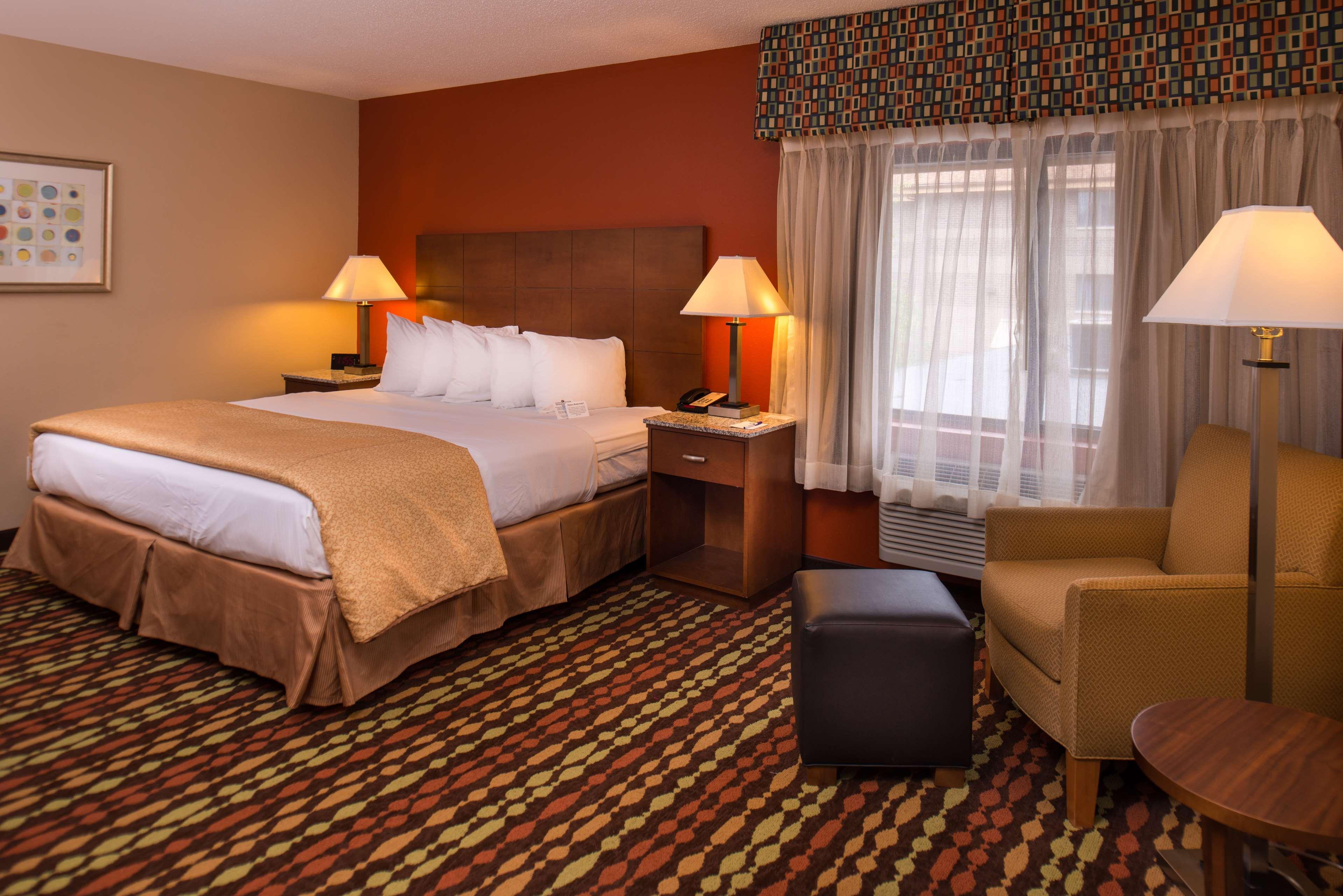 Best Western Ambassador Inn & Suites Wisconsin Dells Extérieur photo