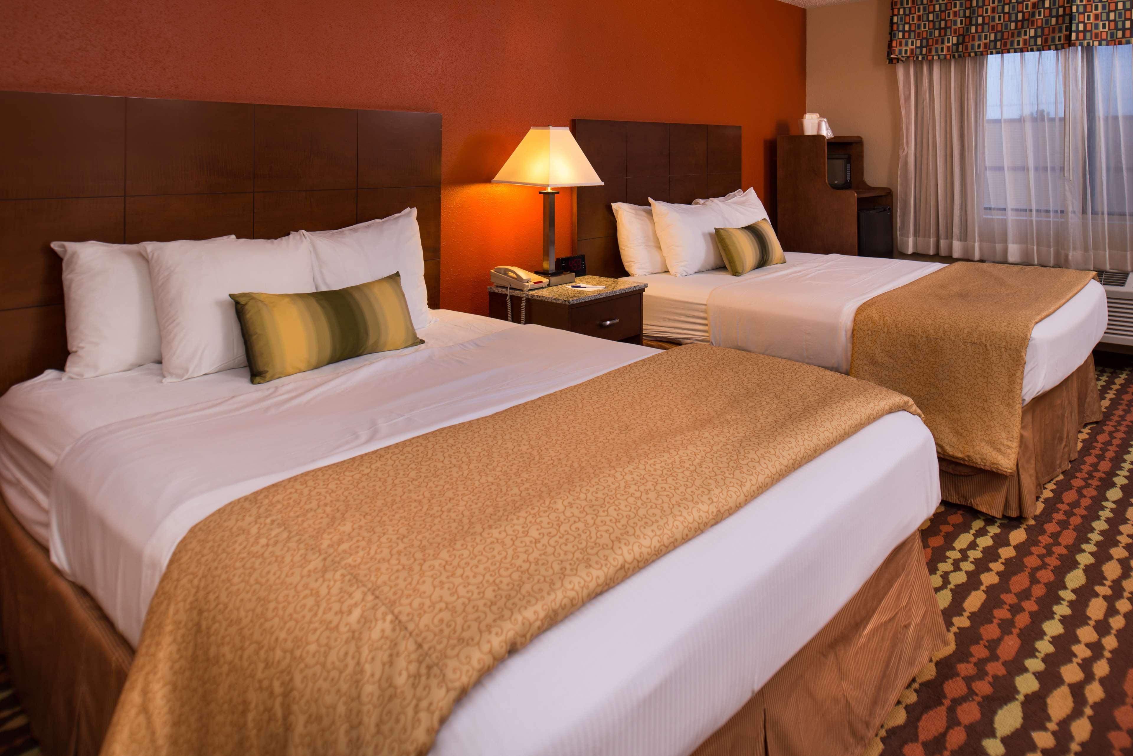 Best Western Ambassador Inn & Suites Wisconsin Dells Extérieur photo