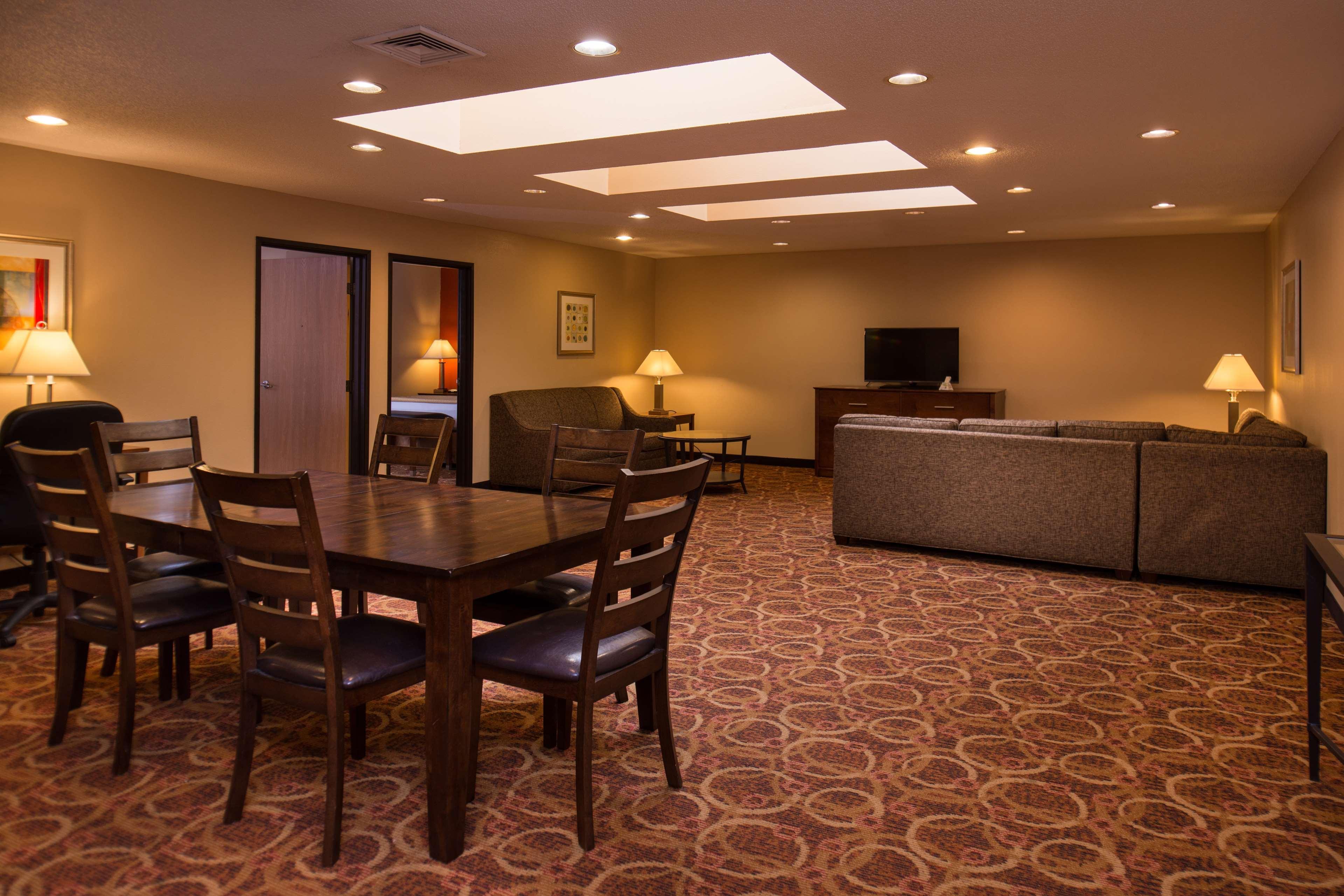 Best Western Ambassador Inn & Suites Wisconsin Dells Extérieur photo