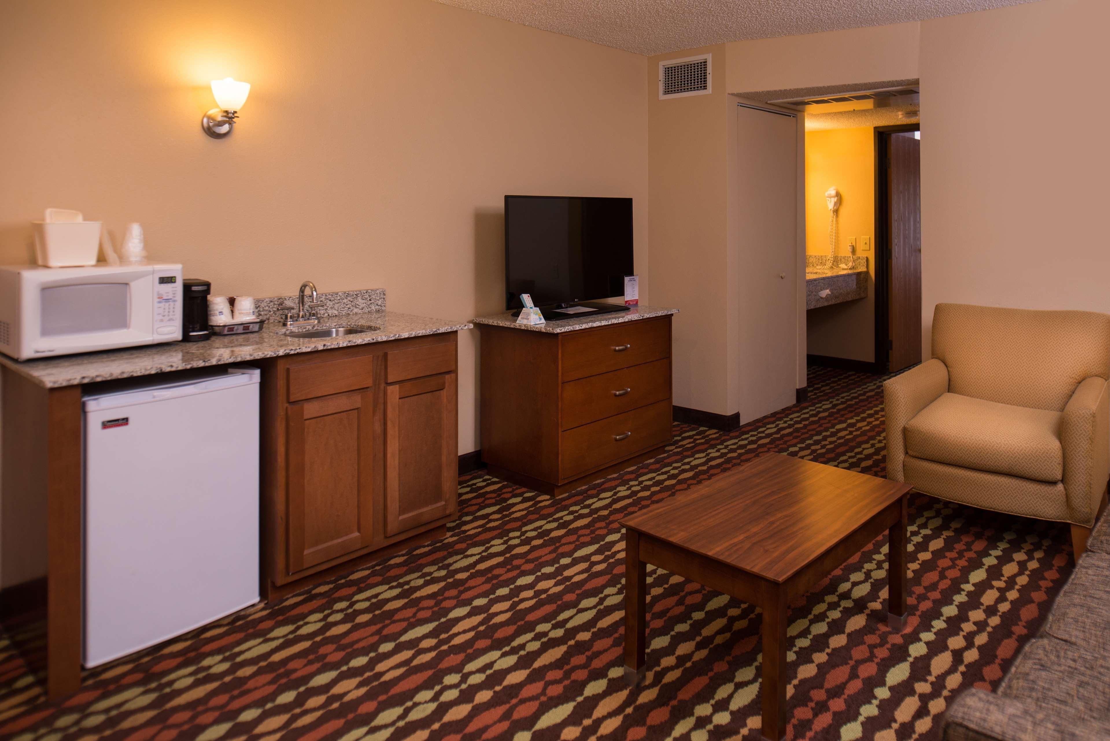 Best Western Ambassador Inn & Suites Wisconsin Dells Extérieur photo