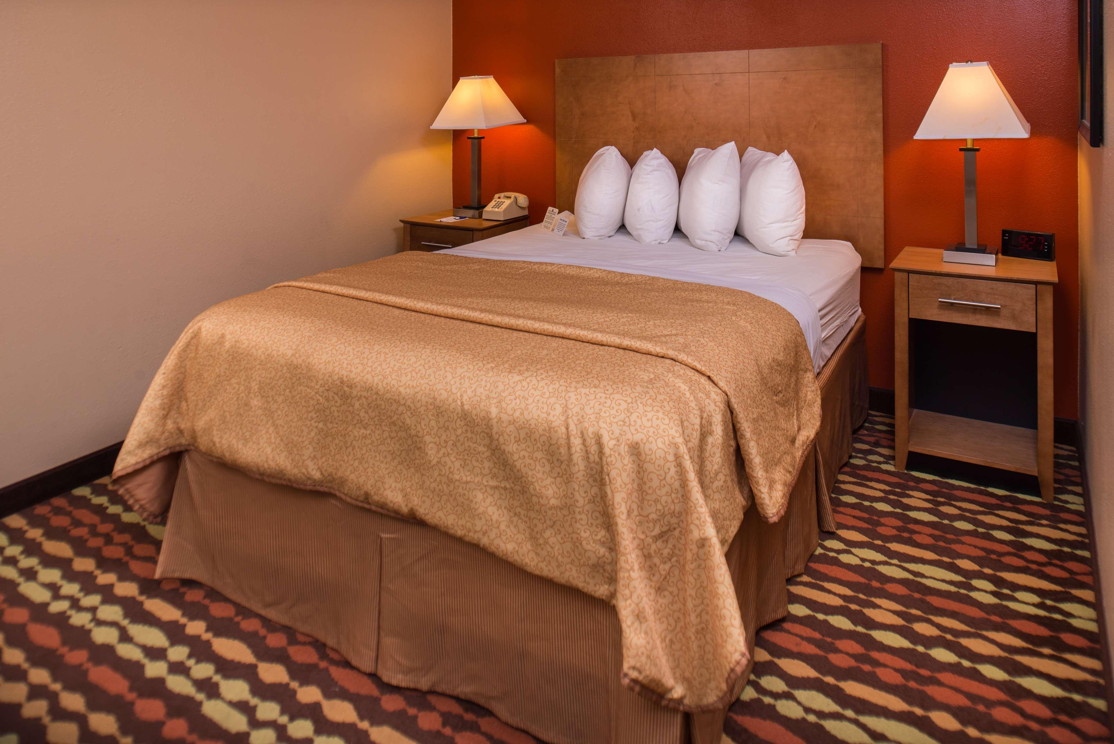 Best Western Ambassador Inn & Suites Wisconsin Dells Extérieur photo