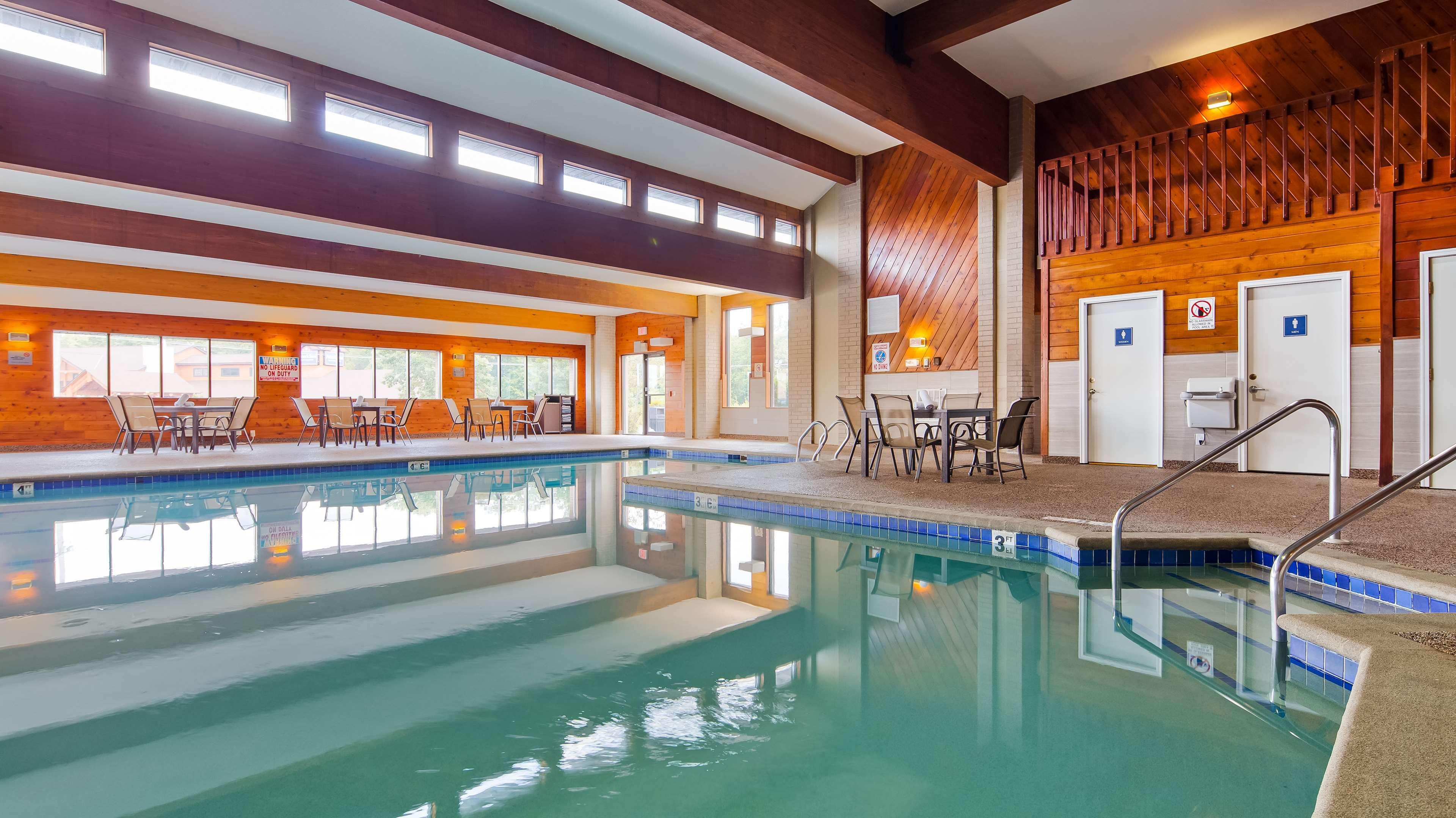 Best Western Ambassador Inn & Suites Wisconsin Dells Extérieur photo